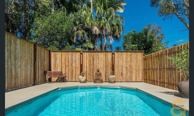 South Golden Beach House | NEW! Balinese Surf delight with Sauna & Pool