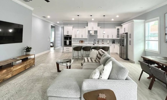 Tampa House | New Build 3BR Lux West Tampa House WALK To Stadium