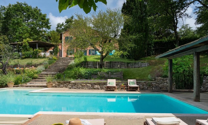 San Casciano dei Bagni Villa | New! Casale Volare, Stylish Tuscany Farmhouse with House Chef,Pool, Pet Friendly, Thermal Baths