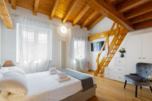 Gorizia Apartment | NEW! Casa Giulia - a 1 min da Piazza Vittoria con terrazza e parcheggio privato