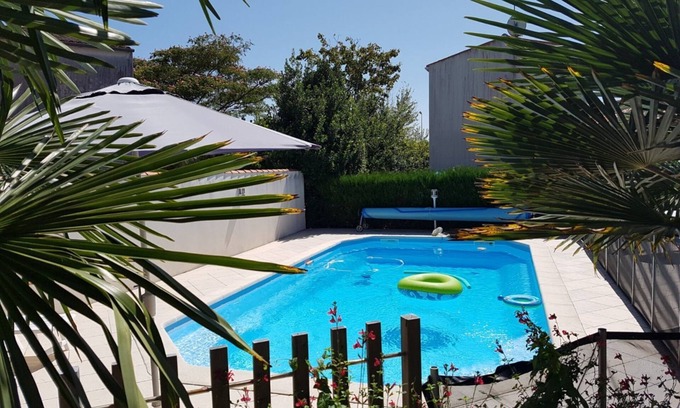 Saint-Denis-d'Oleron Villa | New! Charming house with heated swimming pool, mature garden, village center