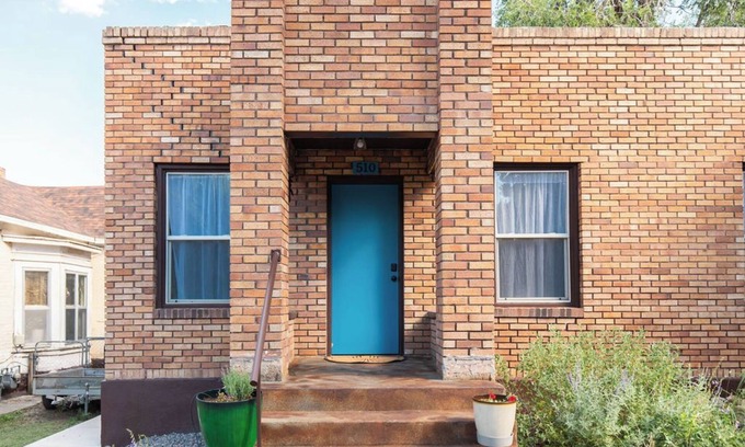 Canon City House | New · Charming Downtown Retreat with Hot Tub