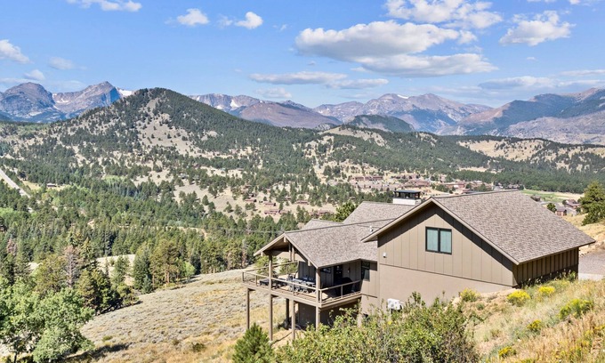 Windcliff Estates House | NEW! Clearview Luxury Home at Windcliff