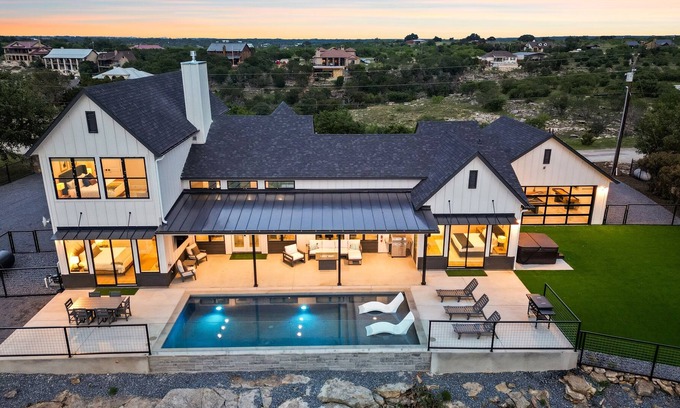 Palo Pinto County House | *New Cliff Haven PK *5 bed/6 bath, Hot tub & Pool