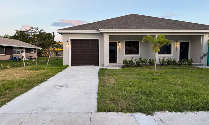 West Park House | New Construction clean 3 Bedroom 2 full Bathroom , Fully equipped kitchen