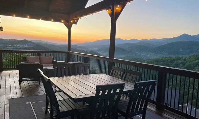 Chalet Village North Ski Chalet | NEW, Contemporary Chalet With Stunning VIEWS! HUGE Decks, Game Room, Fire Pit