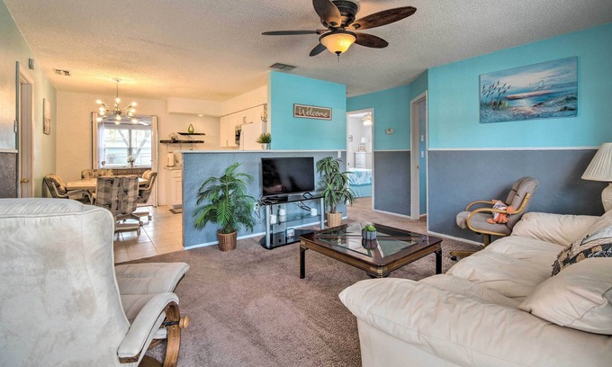 Emerald Beach House | NEW! Cozy Hudson Home w/ Fire Pit ~ 2 Mi to Beach!
