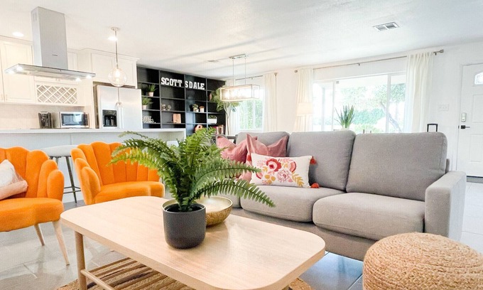 Park Scottsdale One House | NEW Desert Rose Getaway 🌹☀️💕🌵🌸 Old Town w/ Pool & Hot Tub