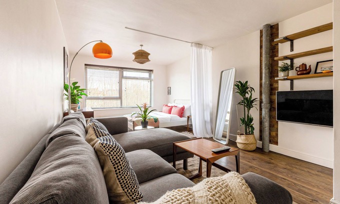 Leyton Apartment | New! Dreamy Leytonstone Studio | 5 min to Tube