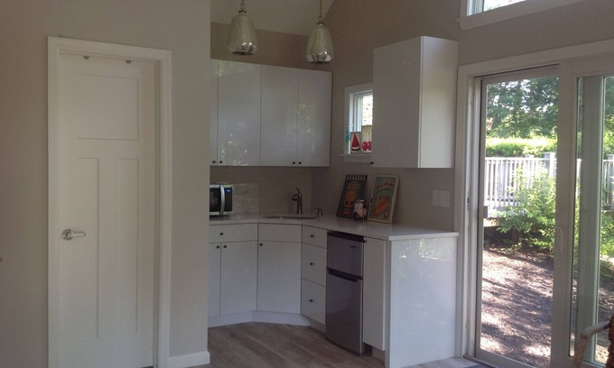 Hampton Bays Cottage | New Duplex Apartment