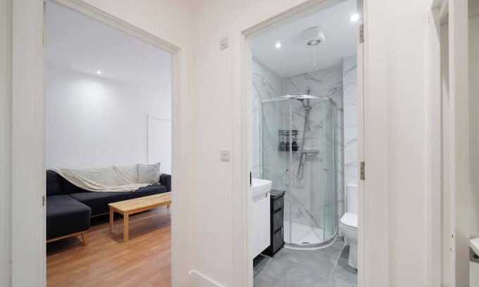 Borehamwood House | New Entire One Bedroom Flat