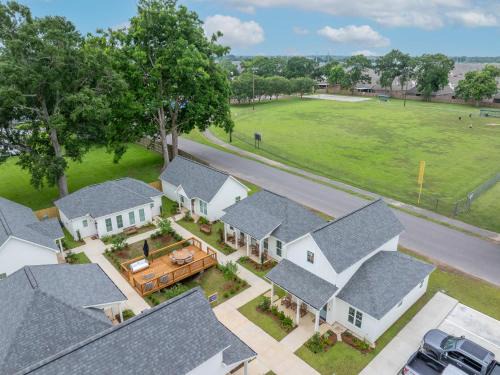 Youngsville House | New Extra Innings Cottage - Studio - Sports Complex