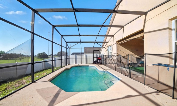 Sunset Ridge Villa | NEW! Family Retreat with Private Pool near Disney!