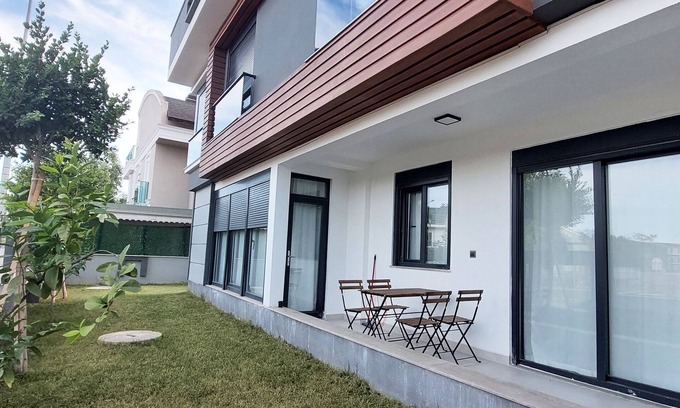 Lara Apartment | New Flat&Large Living Space(1) Close to Lara Beach