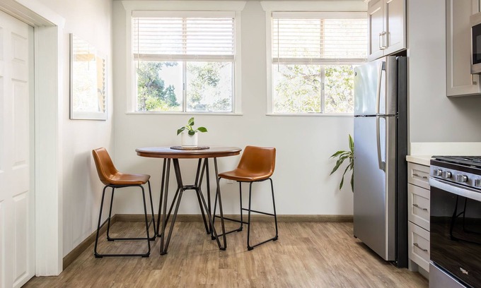 Oakland House | New Garden Escape, Oakland, be the first to stay!