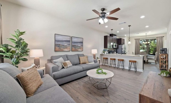 Point Venture House | New 'Hogan Haven' Golf Course! Lake! Pool! Gym!