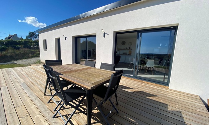 Crozon House | New house with panoramic view between land and sea for 6 people in Crozon
