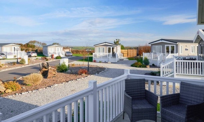 Looe House | New in 2017/2019. Stylish and contemporary holiday home.