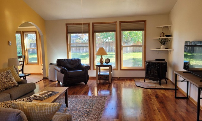 Montrose House | New Listing-Beautiful 3 bedroom home in SAFE, QUIET Spring Creek neighborhood.