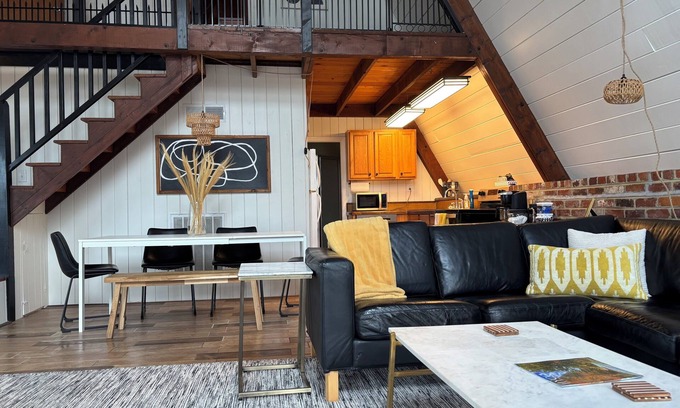 Semora Cottage | New Listing! - Charming 3-Bedroom Lakefront Cottage on Hyco Lake