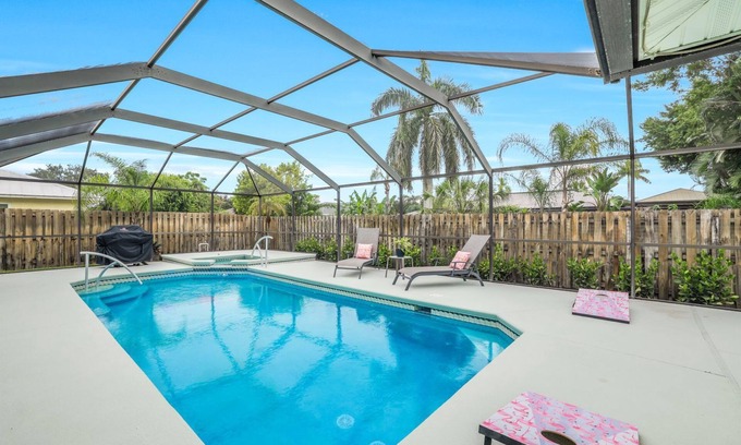 Willoughby Acres House | New Listing Discount! Pink Flamingo - Heated Pool/Spa, 5 miles to Vanderbilt Beach!