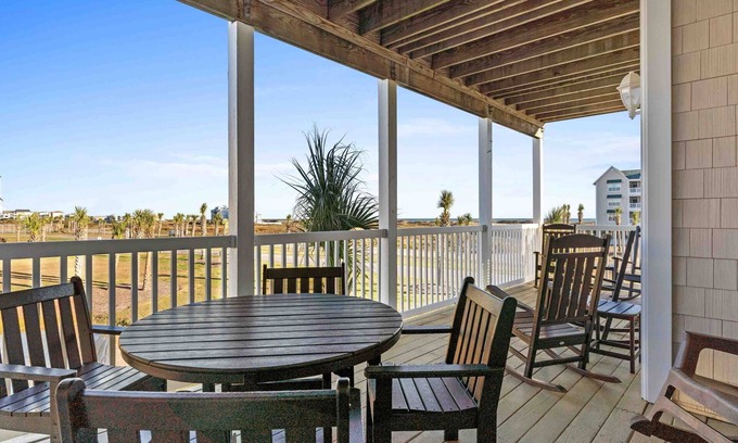 Ocean Isle Beach Condo | NEW LISTING! Ocean view -"OIB Dreamin" community pool club-elevator-4br4ba