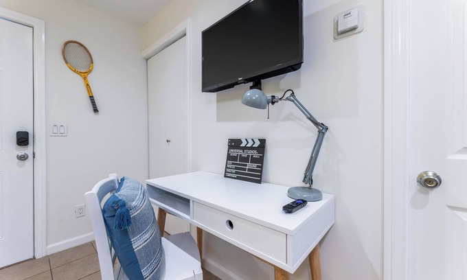 Park Mesa Heights Apartment | New Listing! Tiny Haus of Champions ~Private Studio~ Central LA