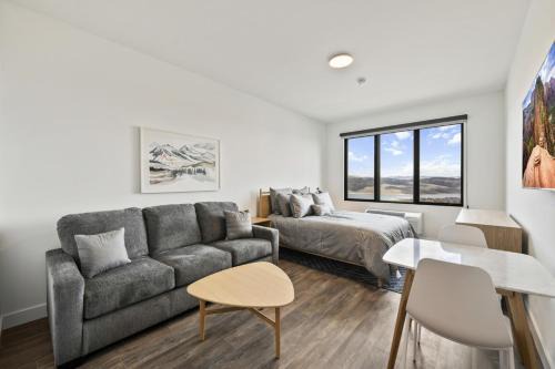 Park City Apartment | New Lux Studio with Amazing Views and Patio