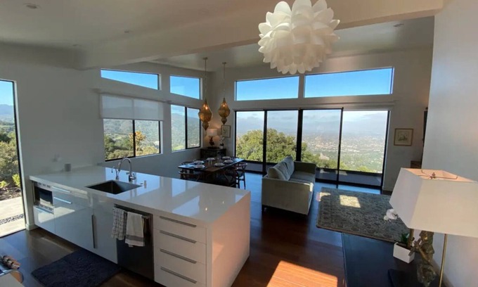 Los Gatos House | New Luxury 2 Bedroom Home with Breathtaking Views (set on a 1 acre site)
