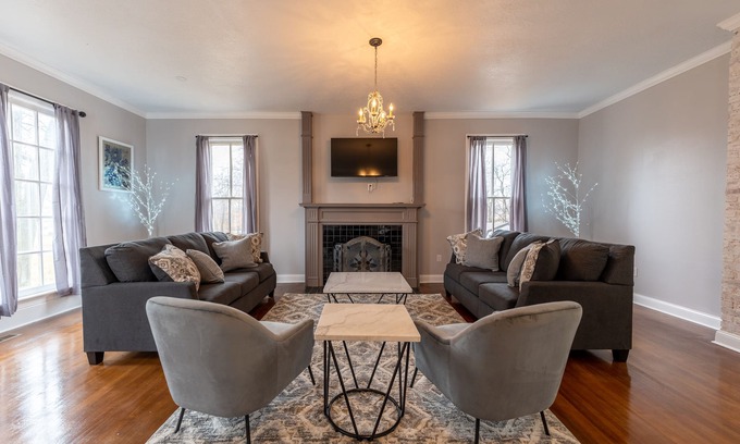 Lebanon House | NEW! LUXURY AWAITS! Four BR's - 3 with their own Private Bath PLUS Bonus room.