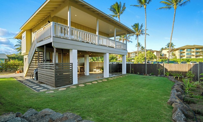 Wailua House | New Modern Hawaiian 2-bedroom house in Kapaʻa with amazing ocean/mountain views