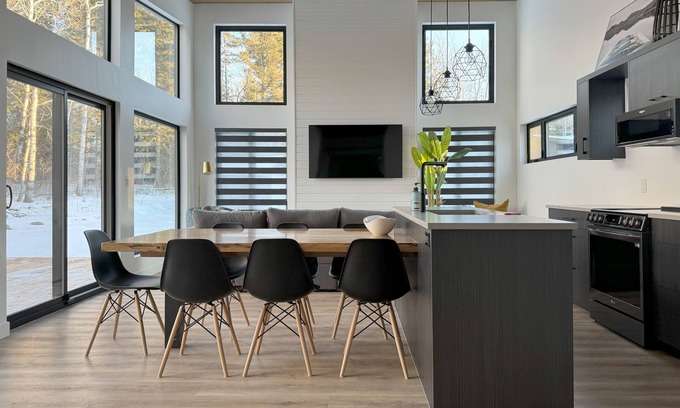 Wasagaming Cabin | *NEW* Modern Riding Mountain Retreat.