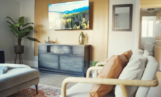 Corvallis House | NEW OSU Reser Stadium Glamour- KING BEDS