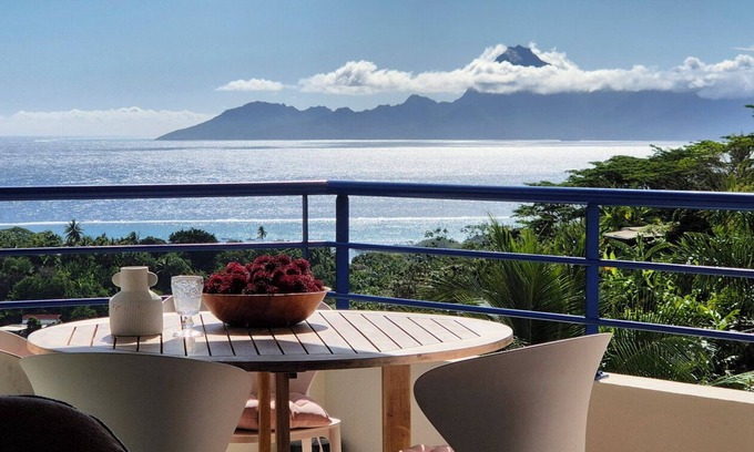Faaa Apartment | New Paradise: modern designer apartment with breathtaking views of Moorea