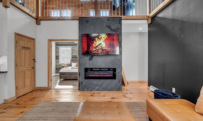 Tamworth House | NEW! Relax&Play: HotTub/FirePit/Game Room Paradise