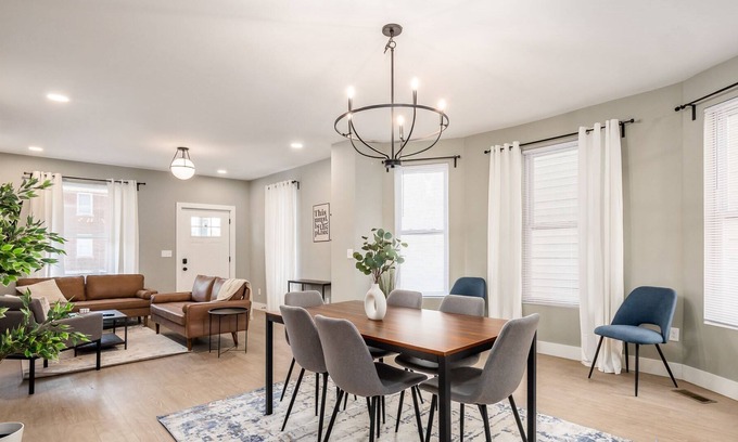 Olde Towne East House | New Reno 3 BR/2BA 1mile to Children's Hospital