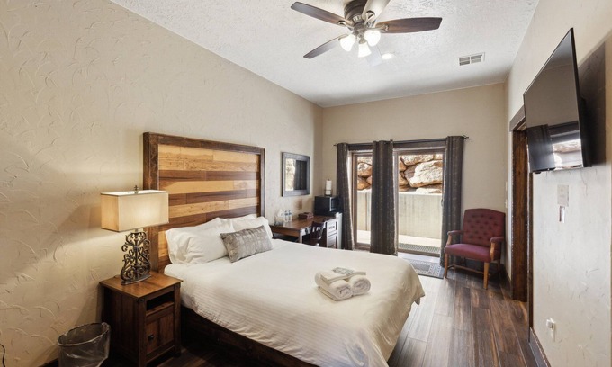 Hildale Apartment | NEW! Room 15 - Monument Valley by Zion Cliff Lodge
