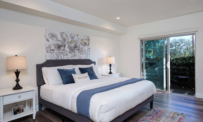 Pasadena Apartment | New, Safe 1494 SF 2B 2B Pasadena Condo