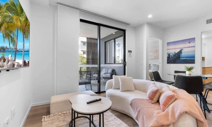 Nundah Apartment | New Stylish Nundah Retreat Free Parking/Netflix