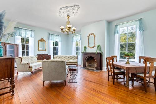 Mechanicsville House | New! Sunny Side Farm