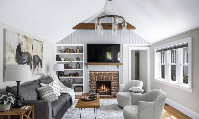 Skaneateles House | New to Rental market-3 Bed/2.5 Bath-Pet Friendly!