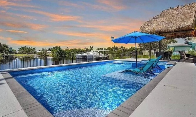 Fort Myers House | NEW! Welcome to Tiki Cottage! Paradise Awaits! Pet-Friendly