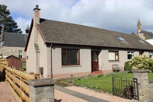 Pitlochry House | Newholme Self-Catering Bungalow