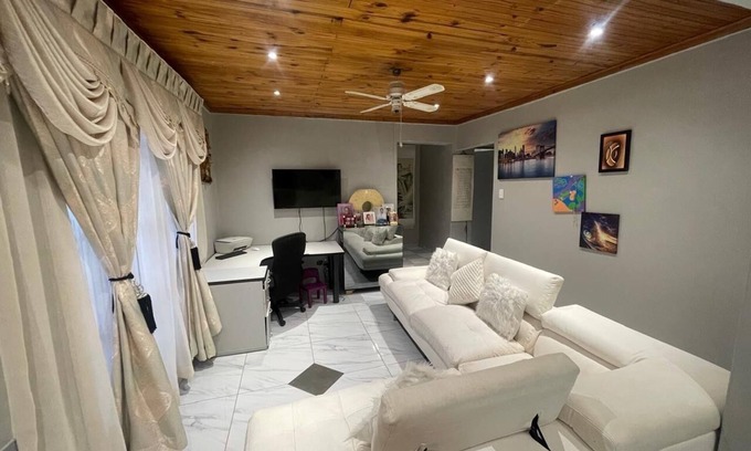 Greater Johannesburg Metropolitan Area House | Newlands Comfortable Abode in Johannesburg