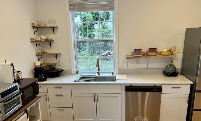 Lincolnia House | Newly Built two bedroom house 🏡10 miles from Washington DC