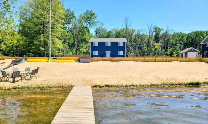 Portage House | Newly Built Waterfront home w/amazing views!