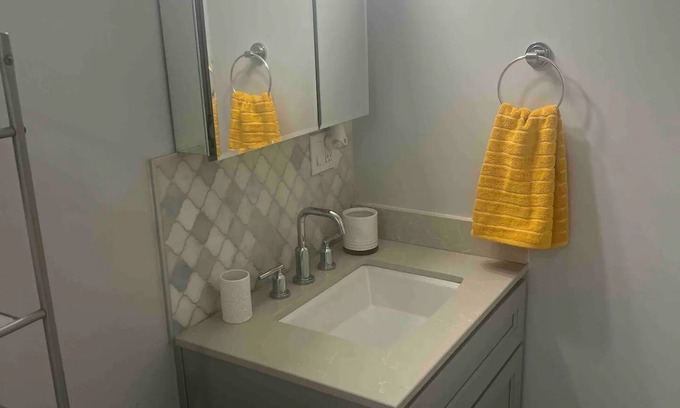 Oakland Apartment | Newly Remodeled In-law in Oakland