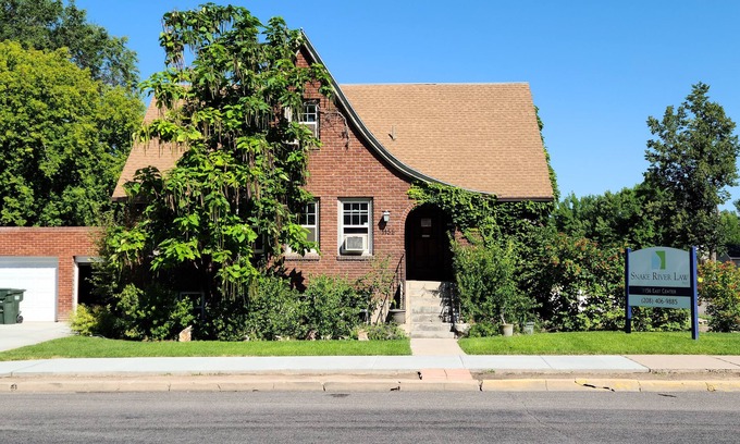 Pocatello Apartment | Newly remodeled top level 2 bedroom 1.5 bathroom entire apartment