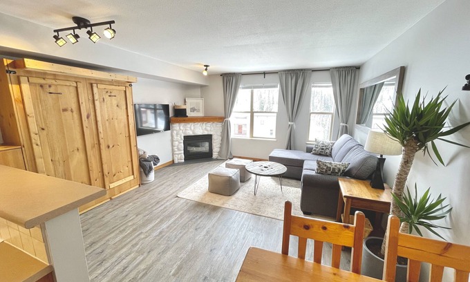 Silver Star Mountain Condo | Newly Renovated Ground Floor Creekside Studio Condo - Pet Friendly too!