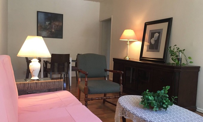 Winnipeg House | Newly renovated 2-bedroom house with WiFi in Winnipeg heart